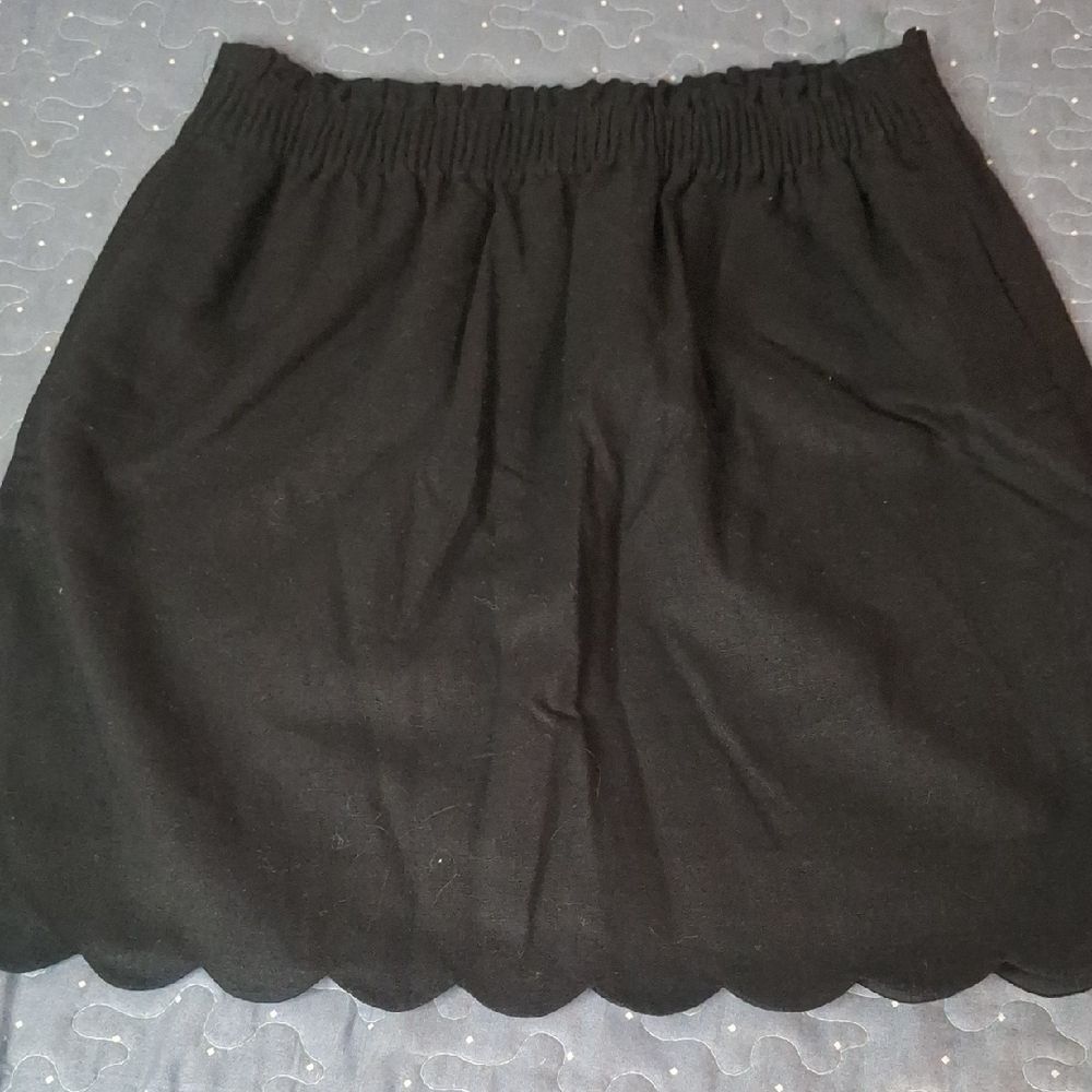 J. Crew Black Scalloped Hem Skirt size 6 NWT